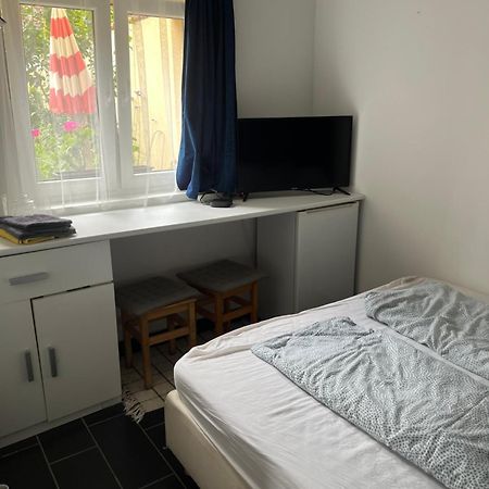 Kerti Franciaagyas Apartman 베크 외부 사진